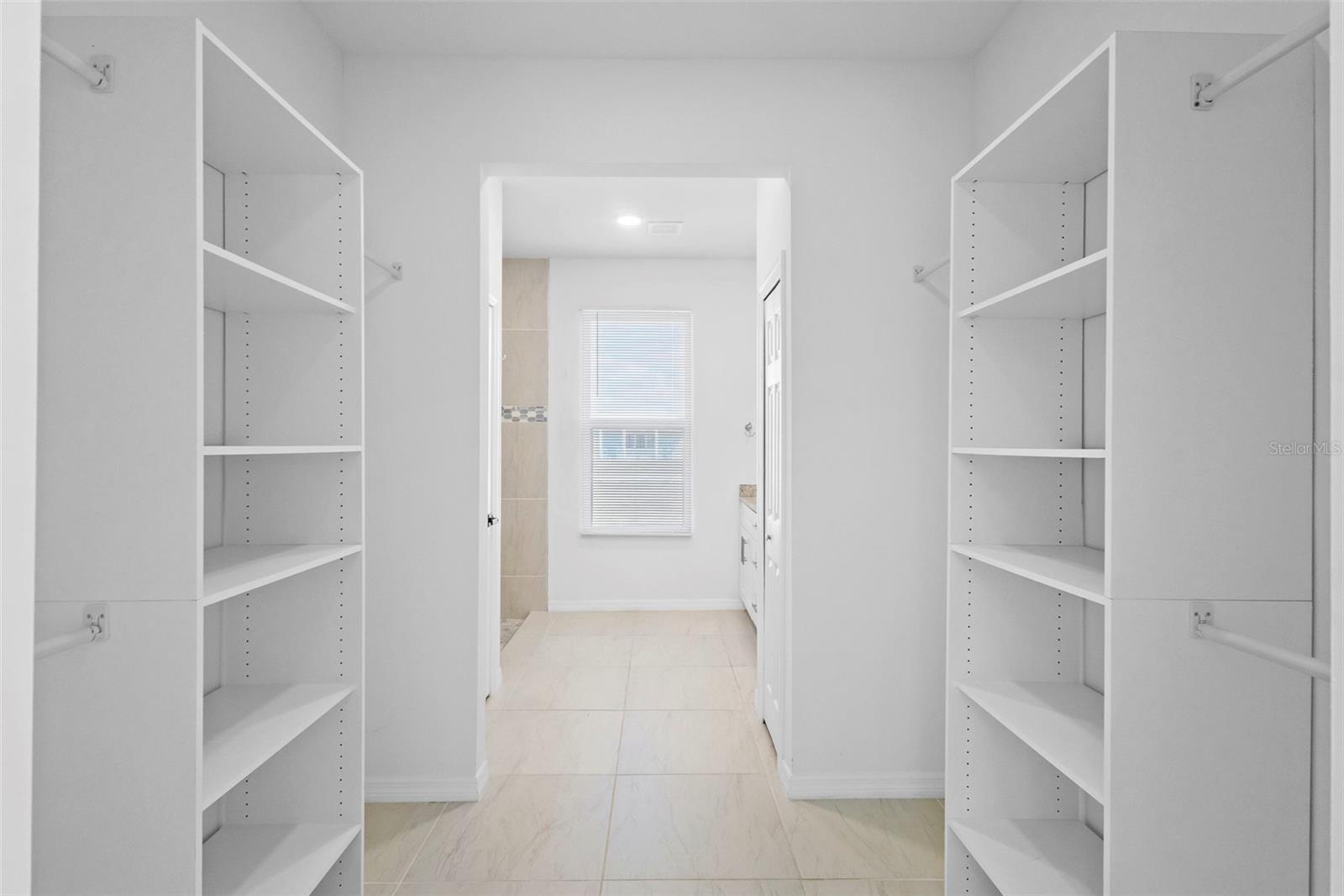 Image 29 of 56 For 3905 Craig Avenue