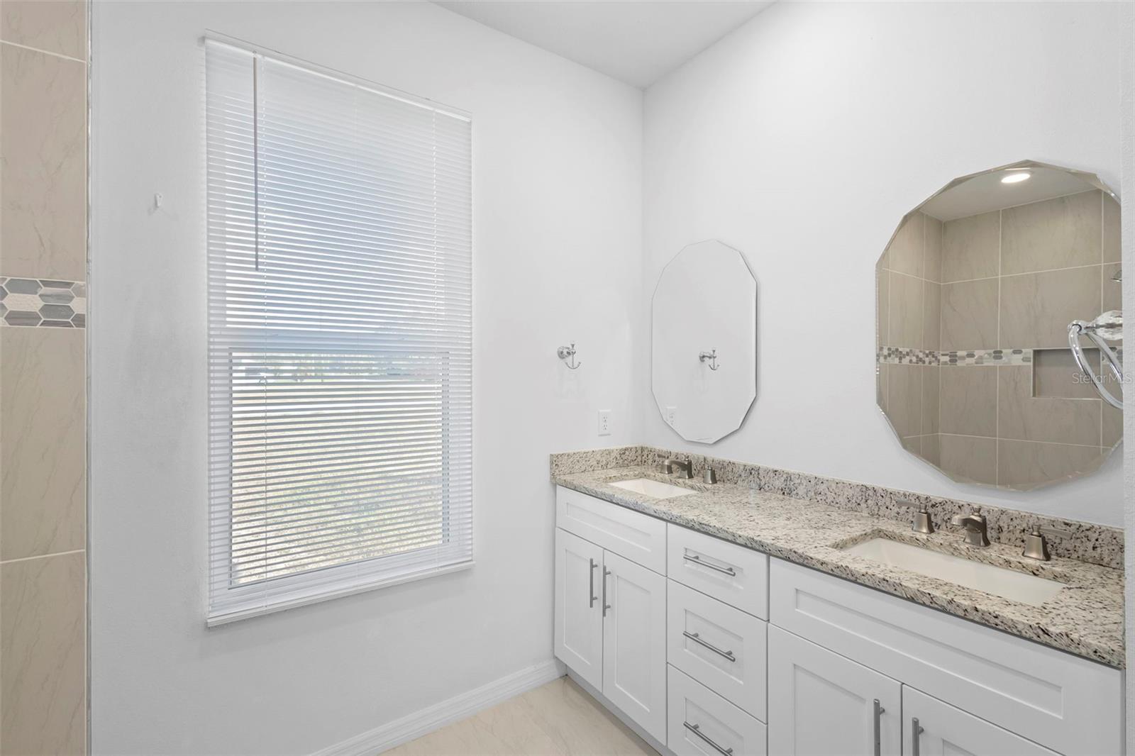 Image 37 of 56 For 3905 Craig Avenue