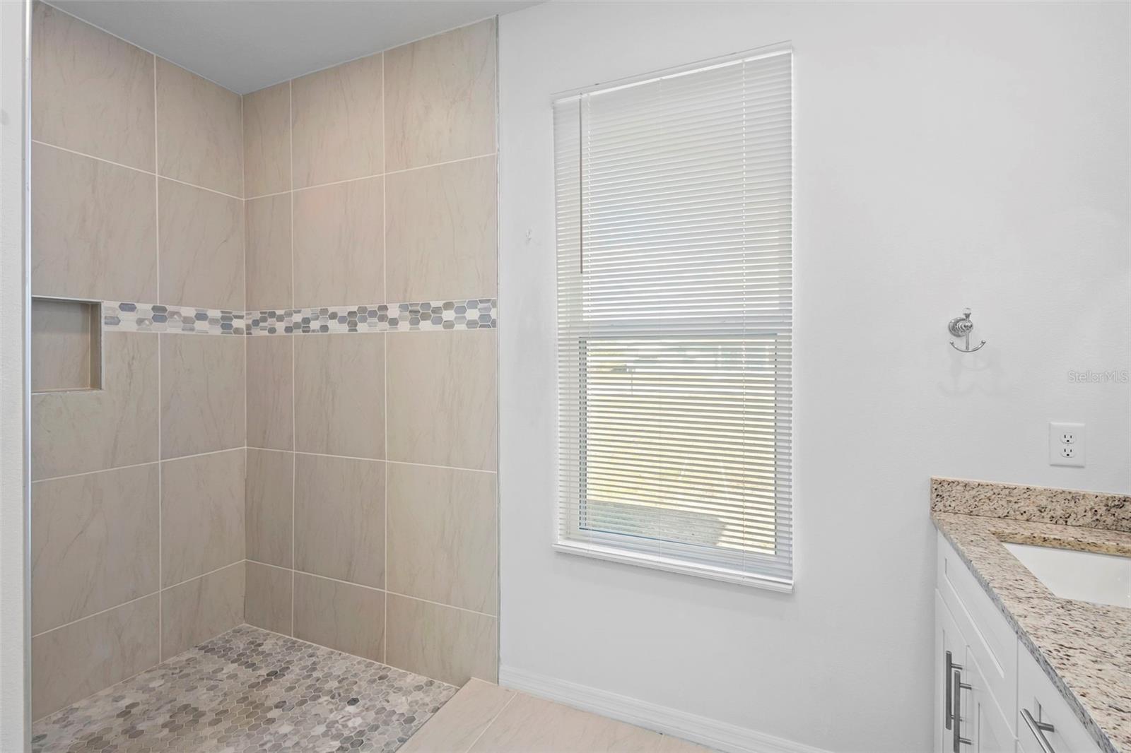 Image 8 of 56 For 3905 Craig Avenue