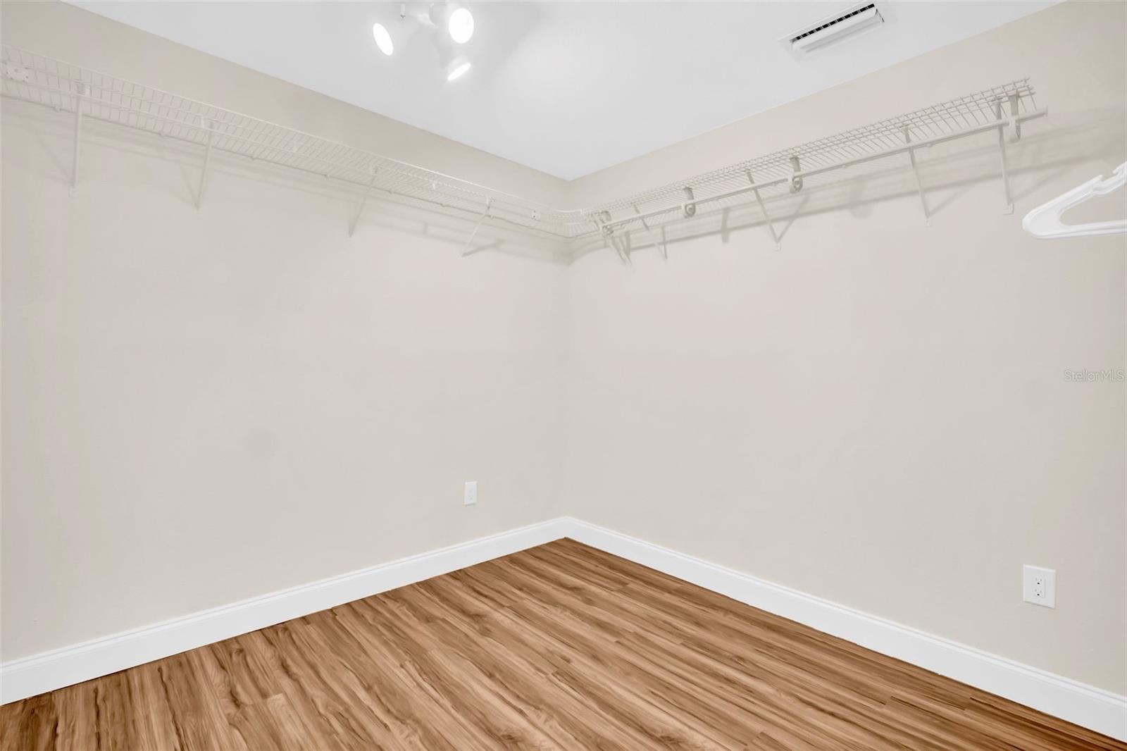 Image 41 of 91 For 4951 Galleon Court