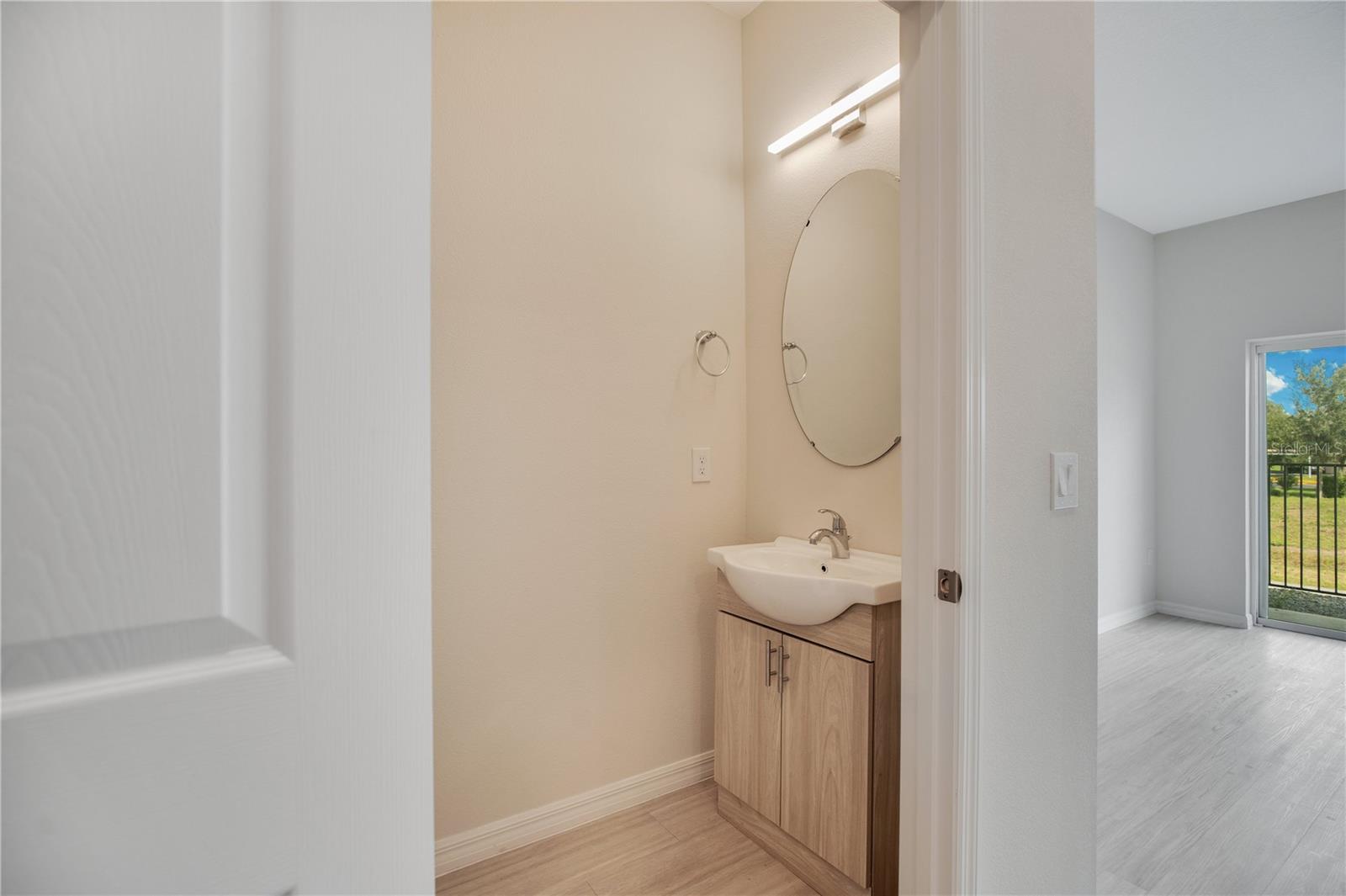 Image 9 of 30 For 2025 Claudia Lane