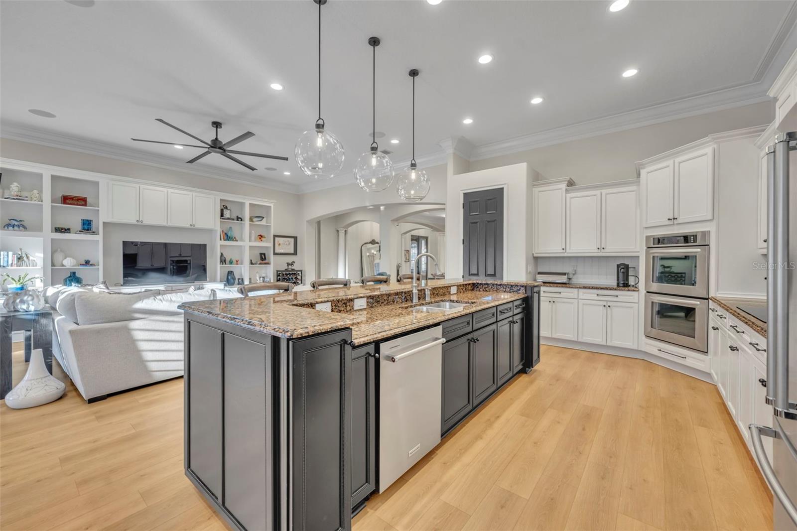 Image 16 of 51 For 1420 Calm Waters Court