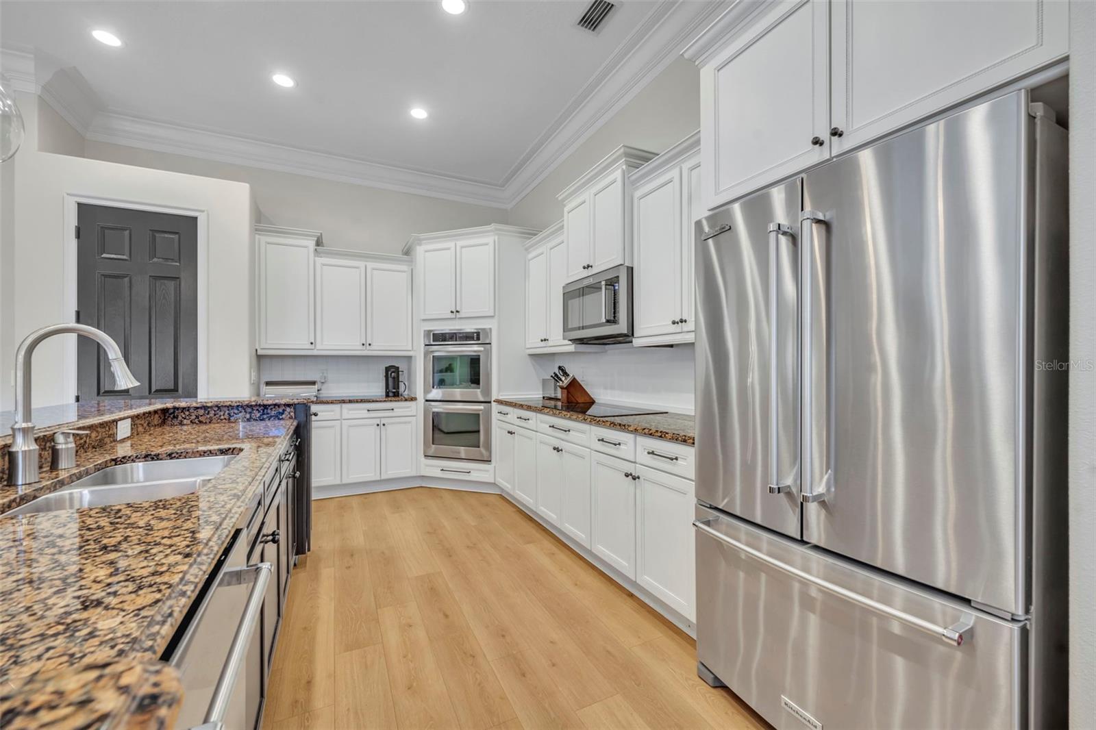 Image 17 of 51 For 1420 Calm Waters Court