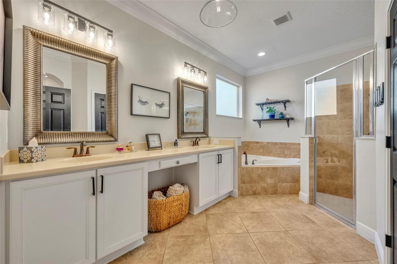 Image 25 of 51 For 1420 Calm Waters Court