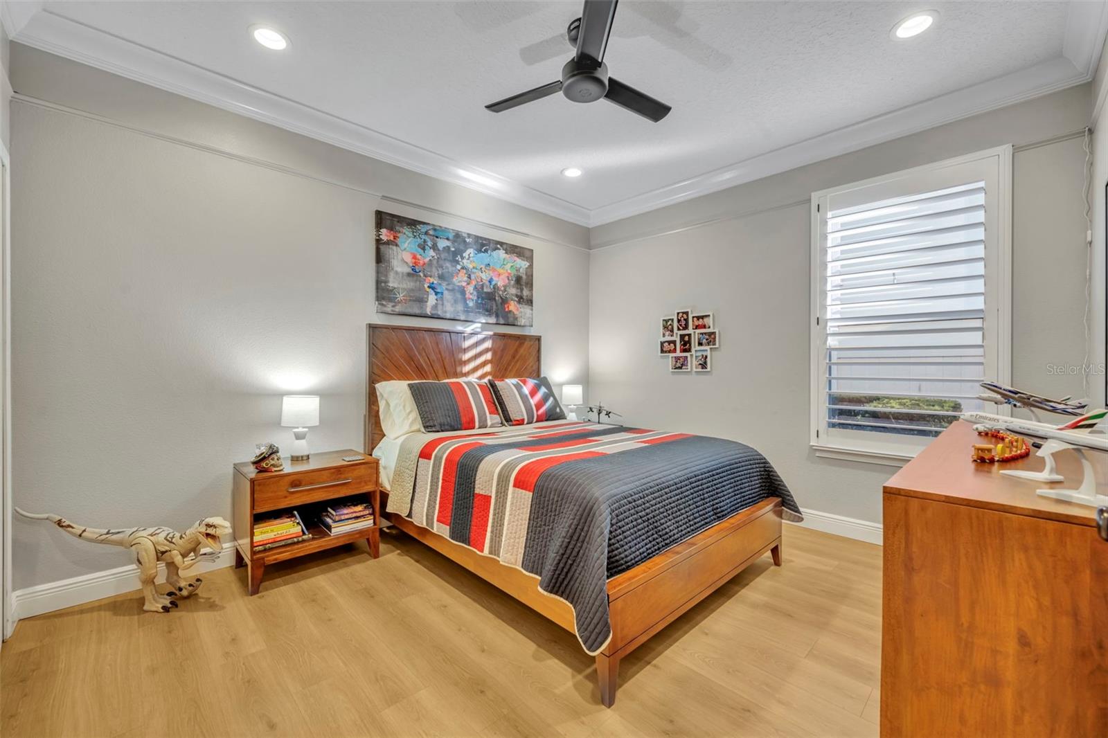 Image 27 of 51 For 1420 Calm Waters Court