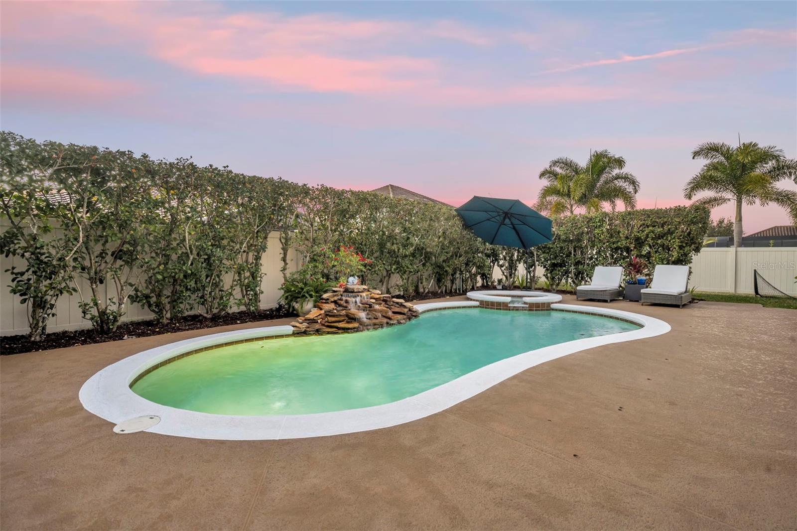 Image 39 of 51 For 1420 Calm Waters Court