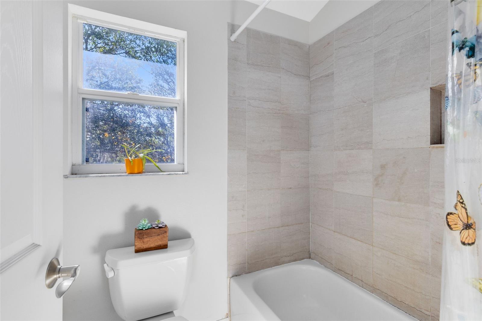 Image 21 of 41 For 703 Samuel Chase Lane