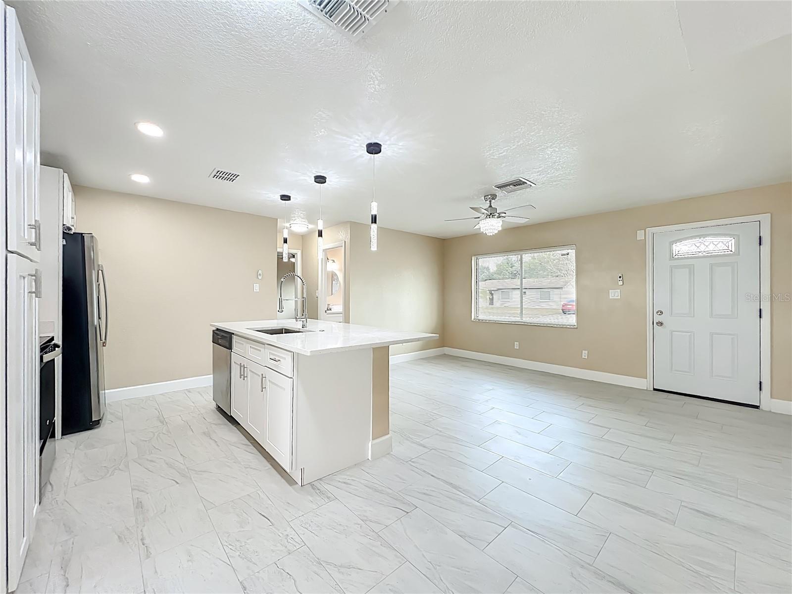 Image 12 of 42 For 4052 Castlegate Drive