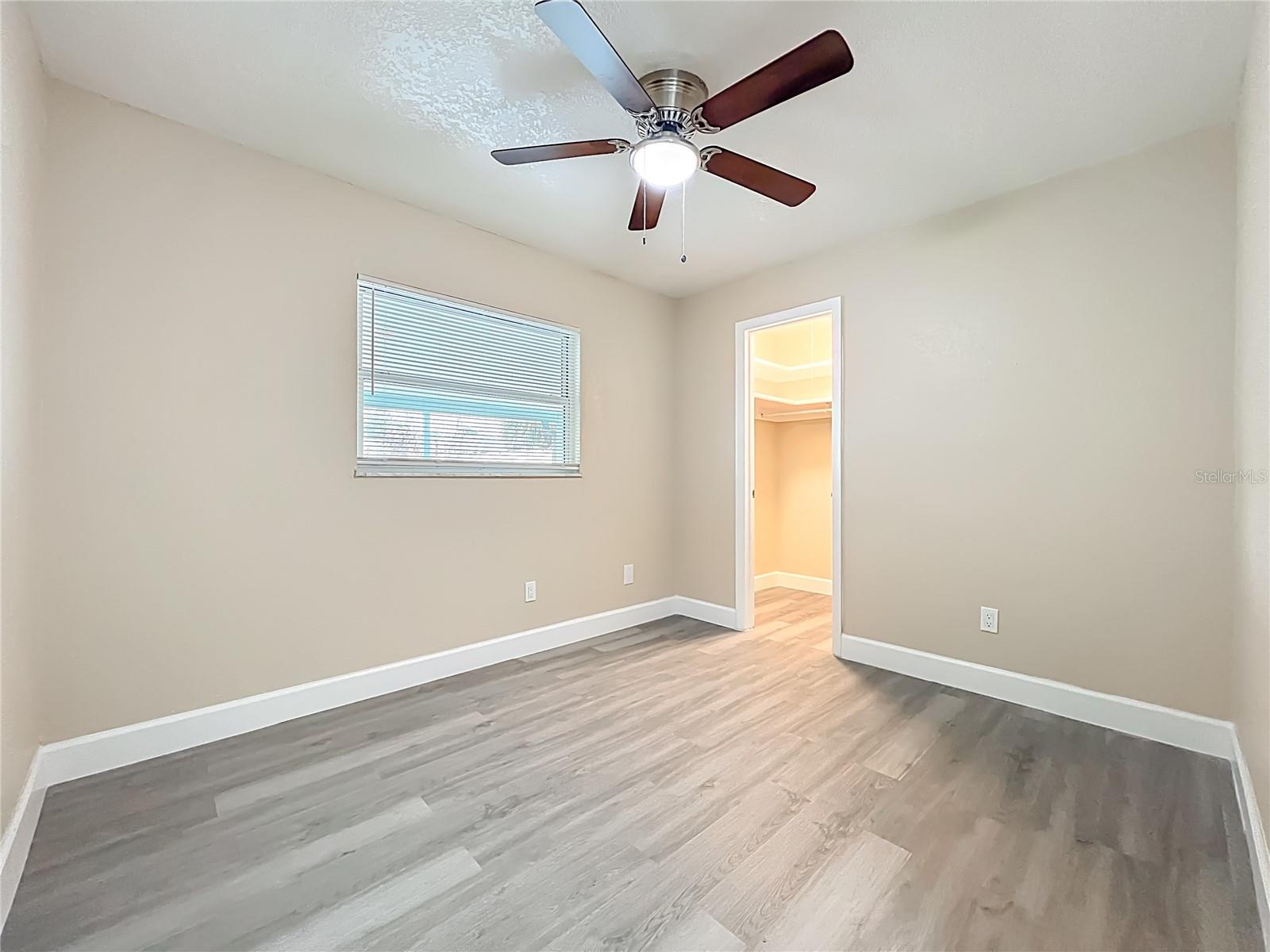 Image 16 of 42 For 4052 Castlegate Drive