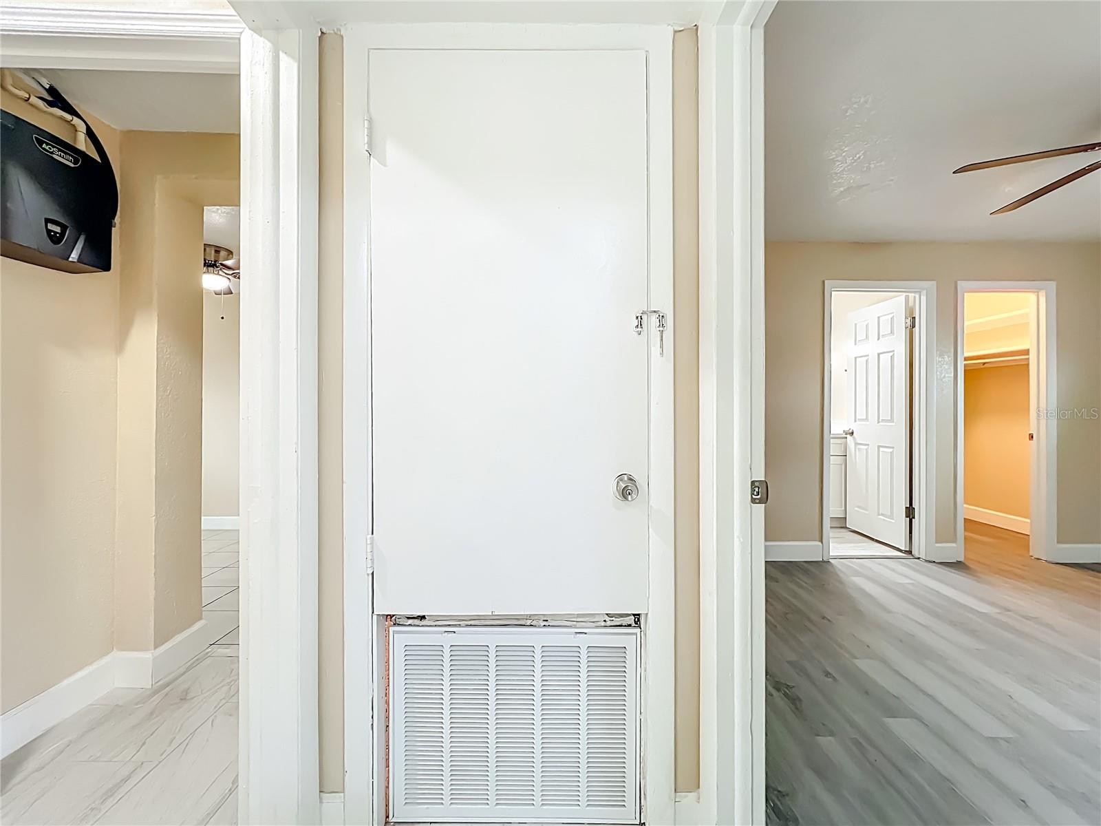 Image 21 of 42 For 4052 Castlegate Drive