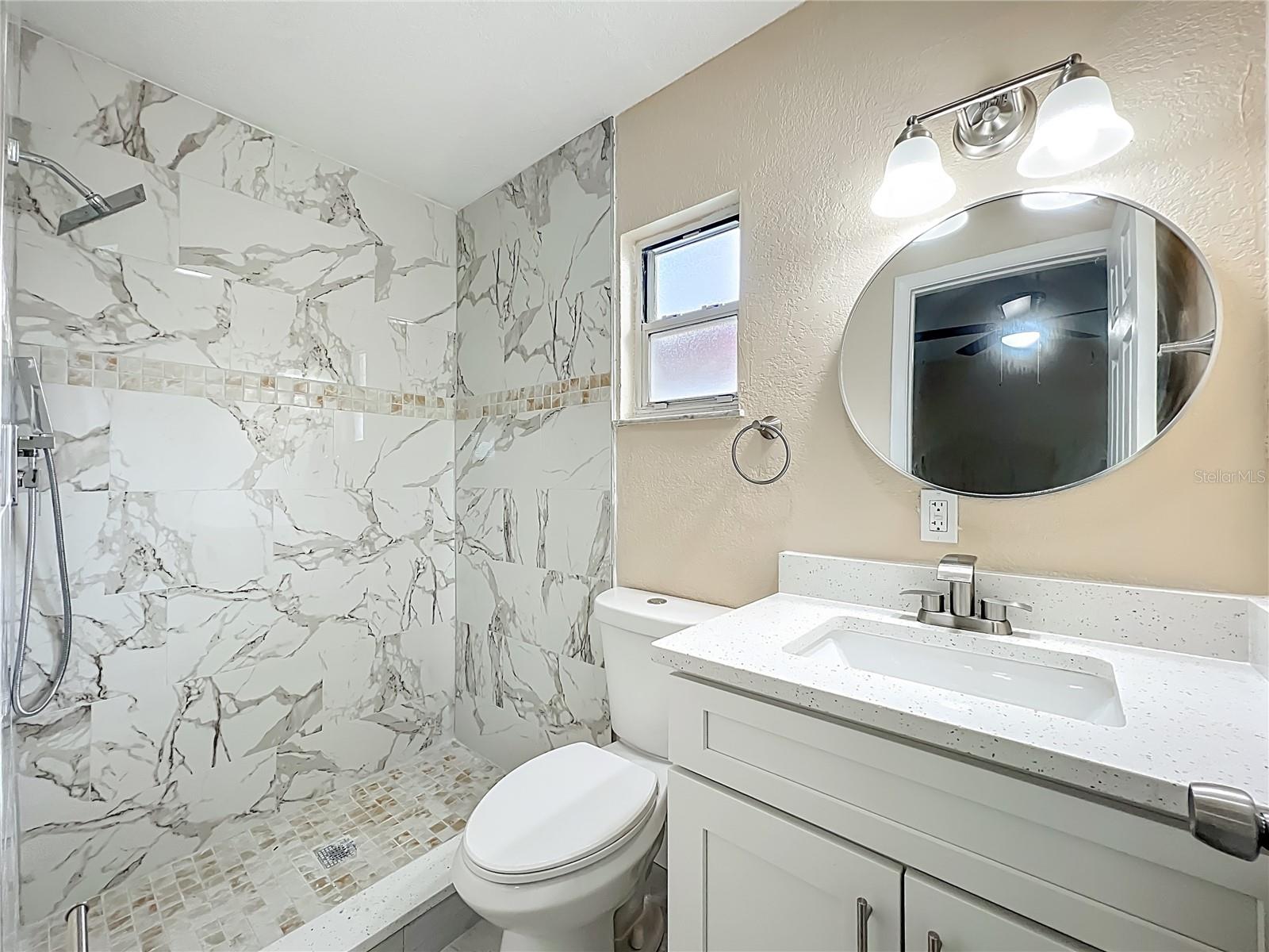 Image 25 of 42 For 4052 Castlegate Drive