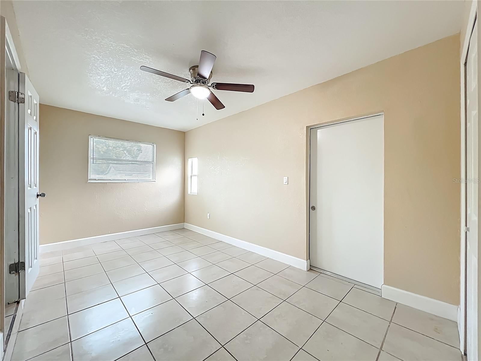 Image 26 of 42 For 4052 Castlegate Drive