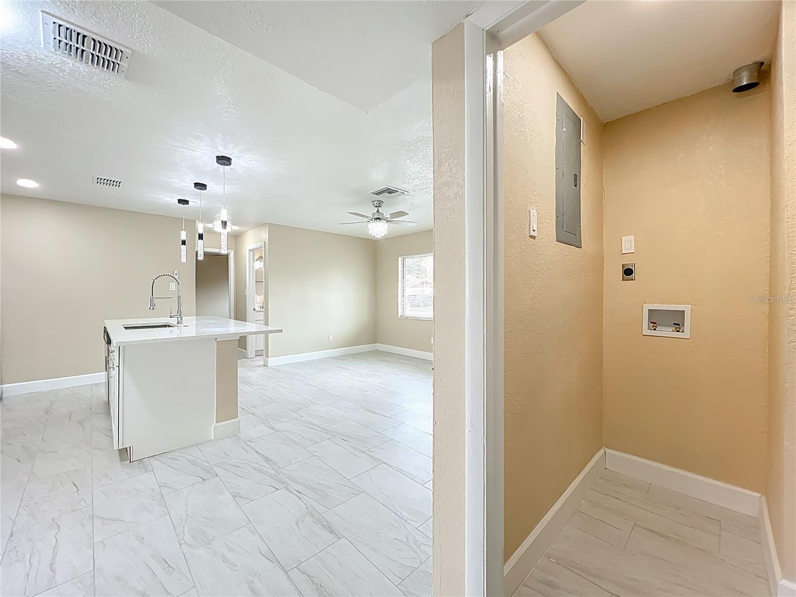 Image 33 of 42 For 4052 Castlegate Drive