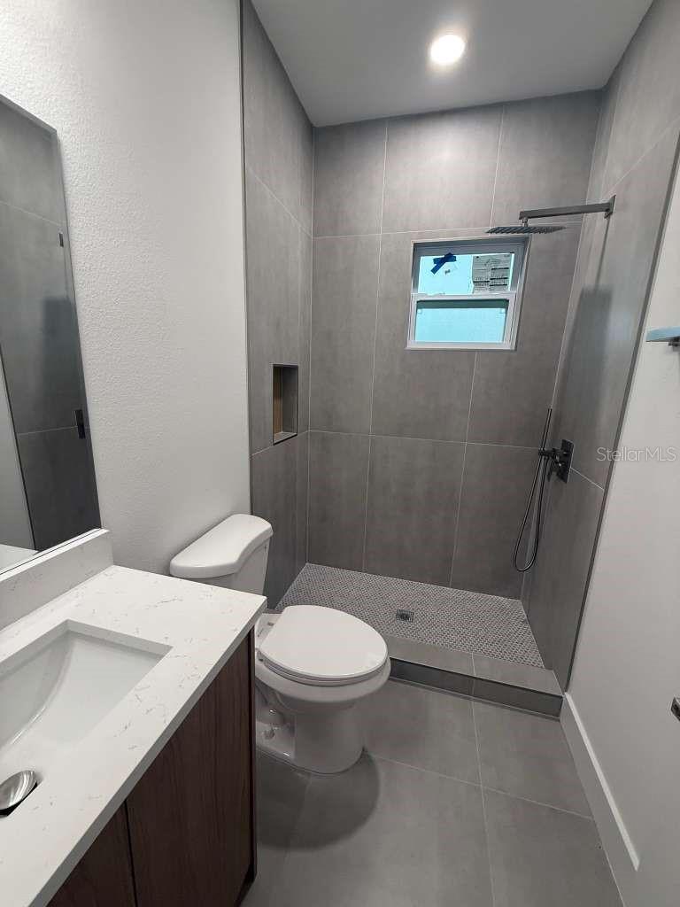 Image 23 of 29 For 407 Harbor Boulevard