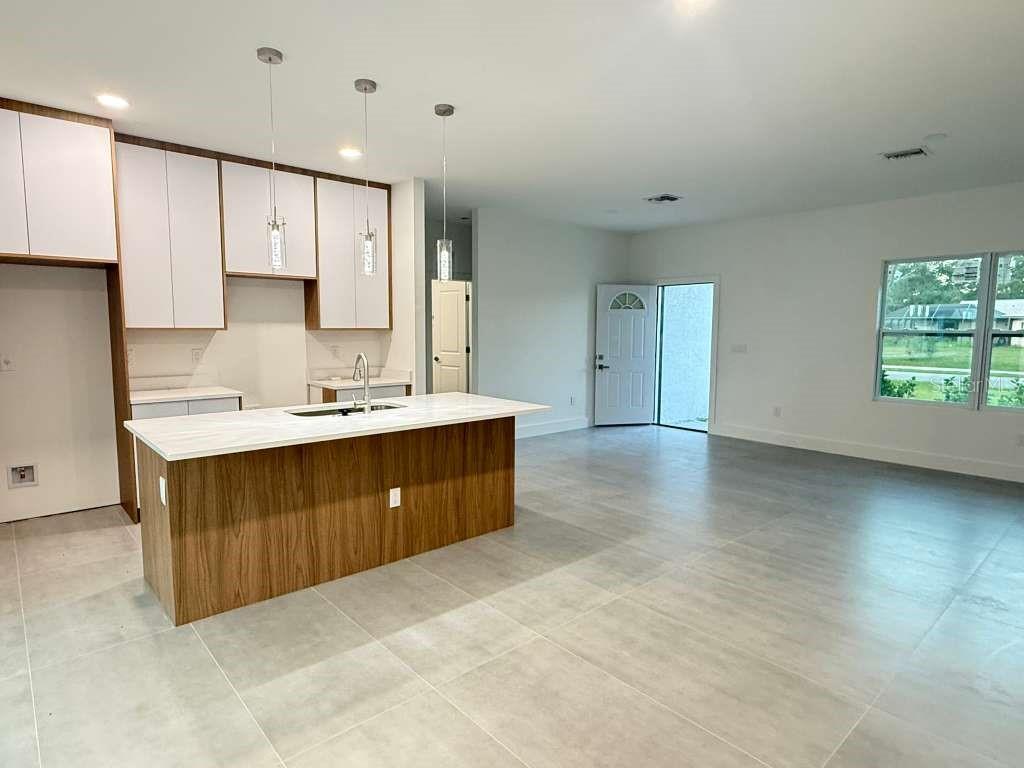 Image 6 of 29 For 407 Harbor Boulevard