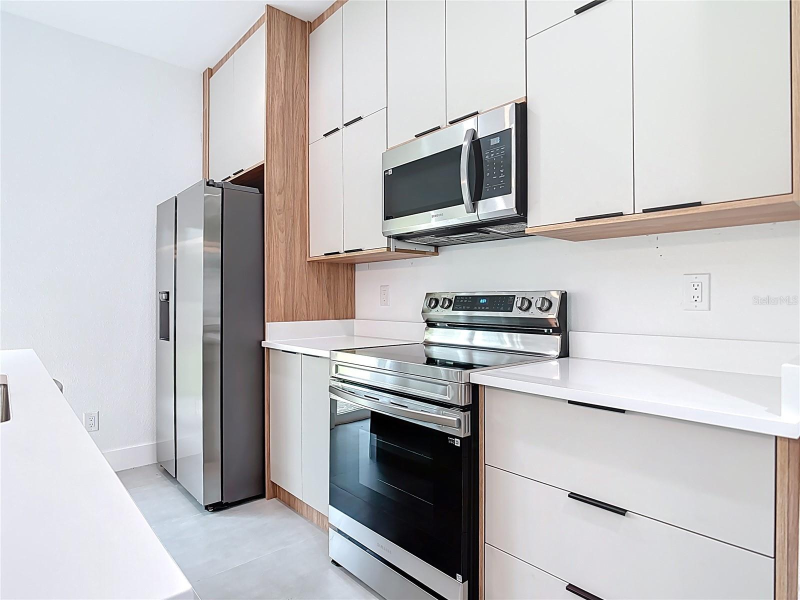 Image 7 of 29 For 407 Harbor Boulevard