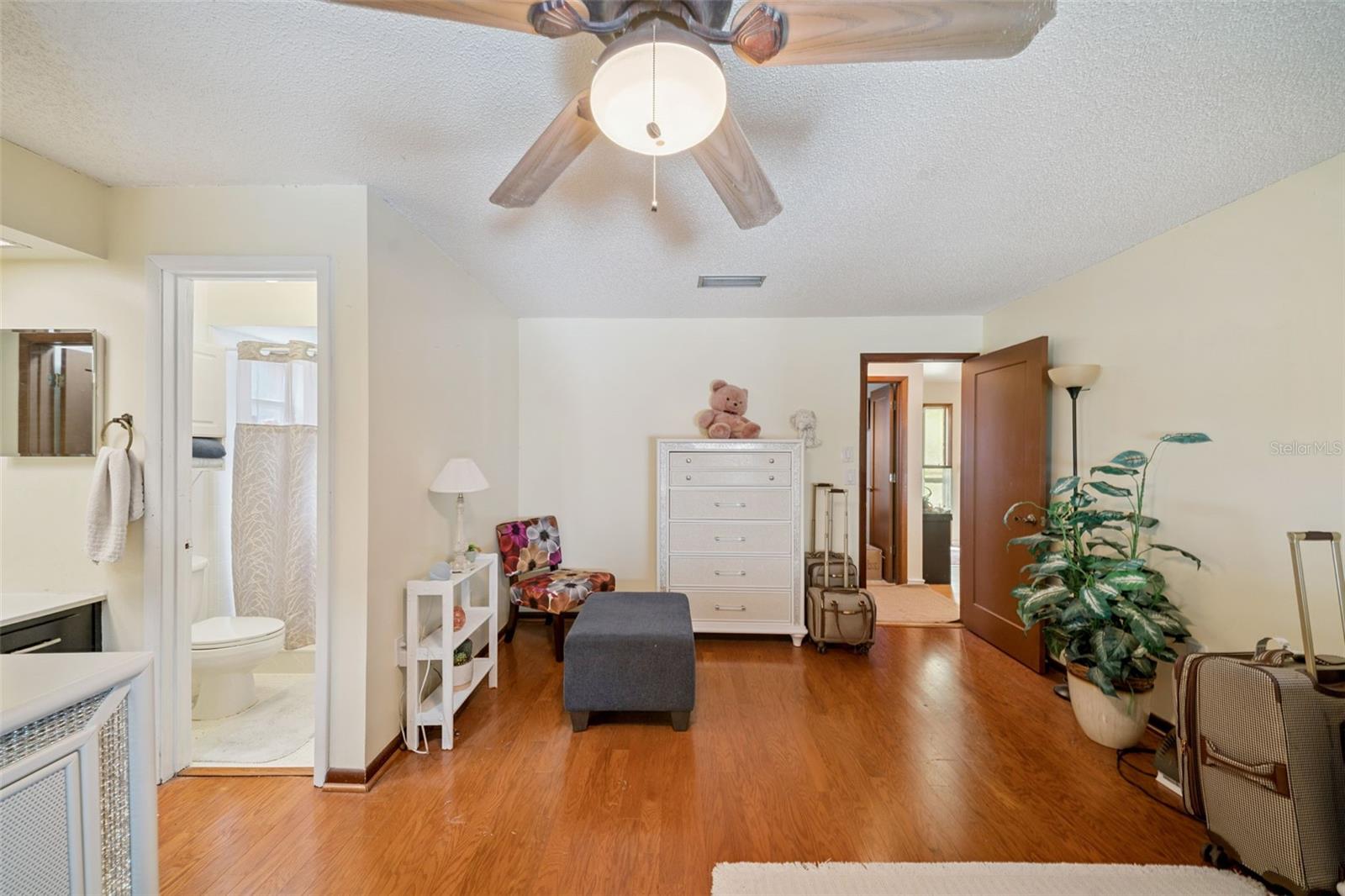 Image 18 of 32 For 292 Constance Road