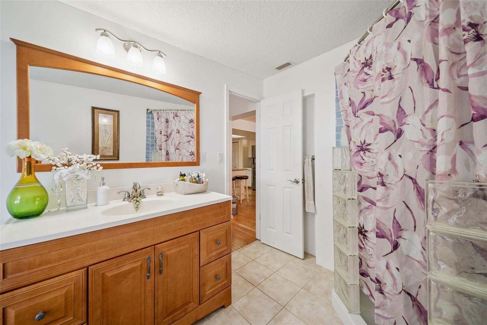 Image 23 of 32 For 292 Constance Road