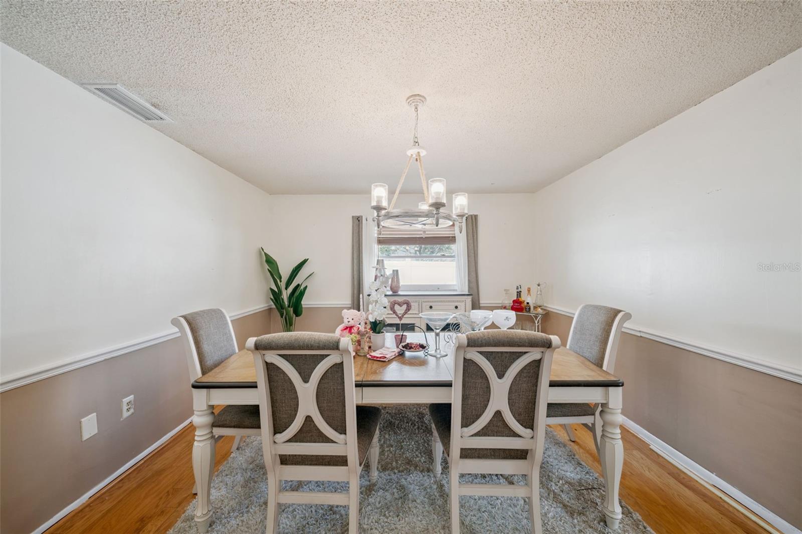 Image 8 of 32 For 292 Constance Road