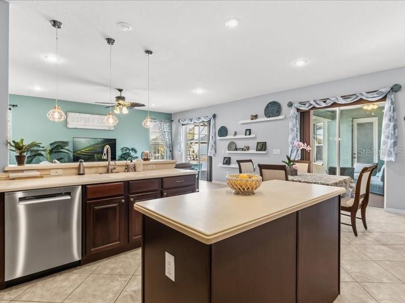 Image 17 of 39 For 342 Osprey Lakes Circle