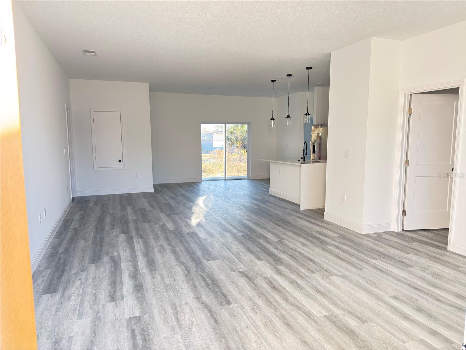 Image 3 of 40 For 171 Marion Oaks Trail