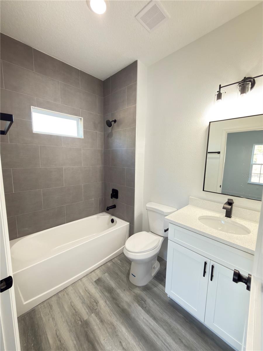 Image 24 of 39 For 2703 Sw 162nd Street Road