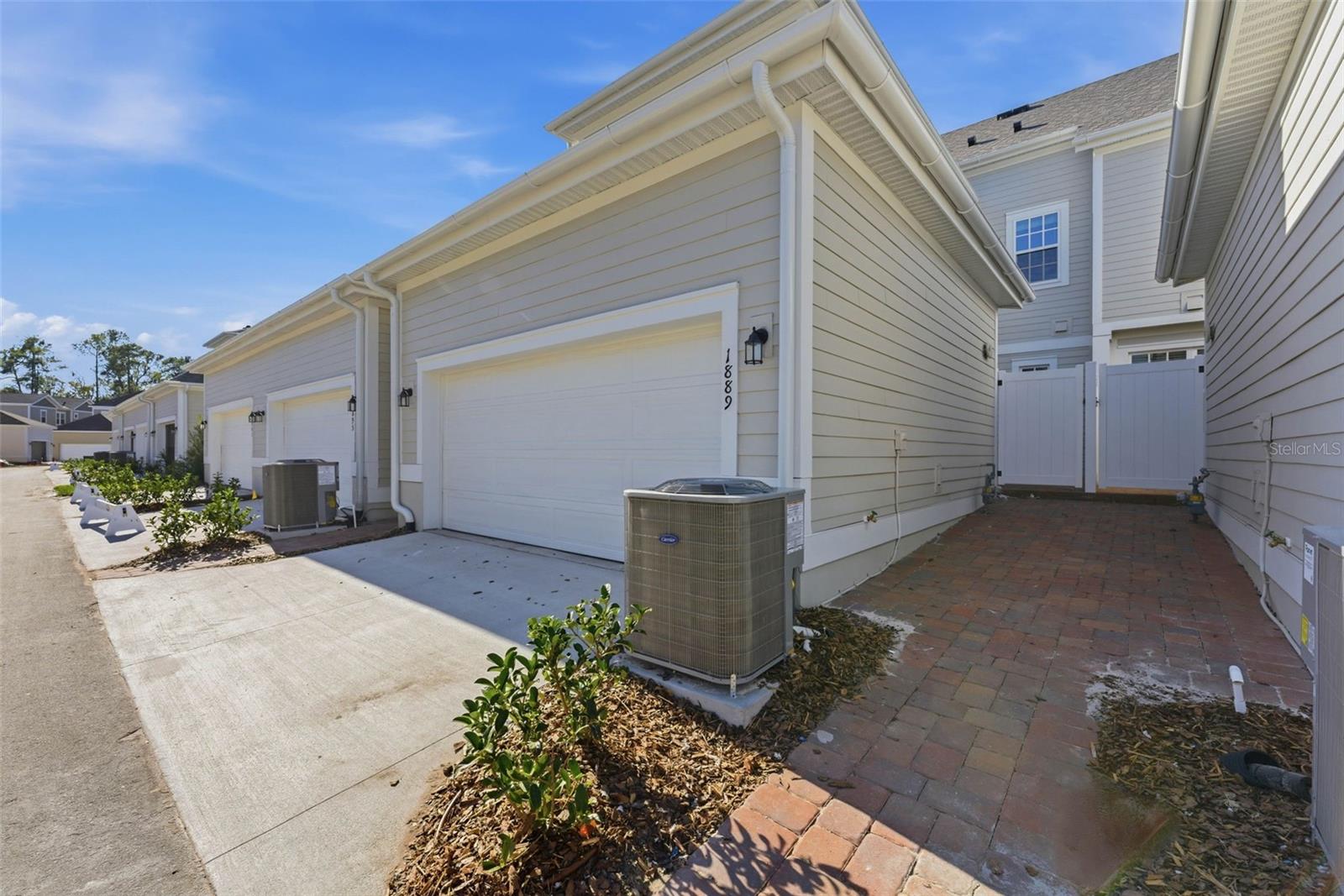 Image 13 of 51 For 1889 Seawall Way