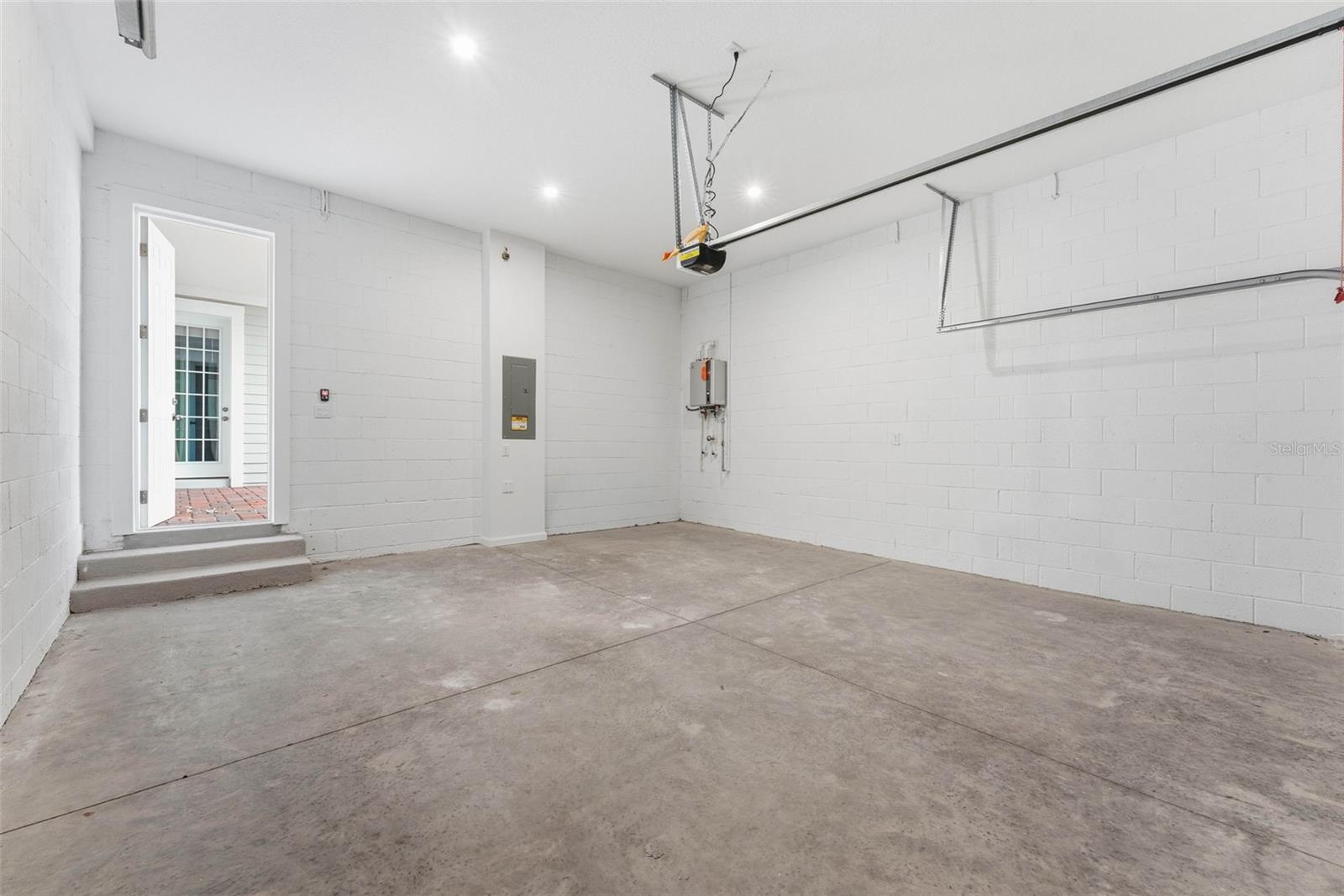 Image 15 of 51 For 1889 Seawall Way