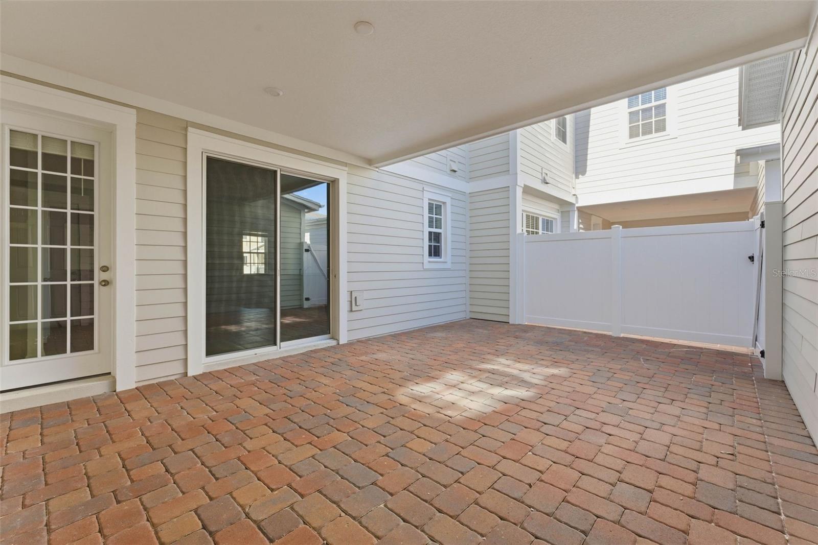 Image 16 of 51 For 1889 Seawall Way