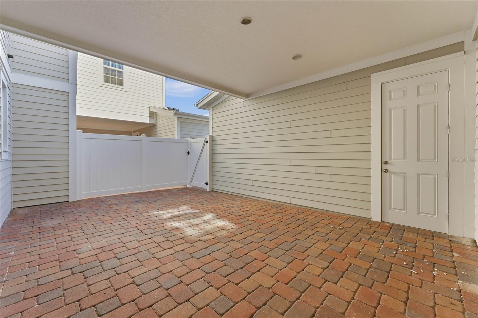 Image 17 of 51 For 1889 Seawall Way