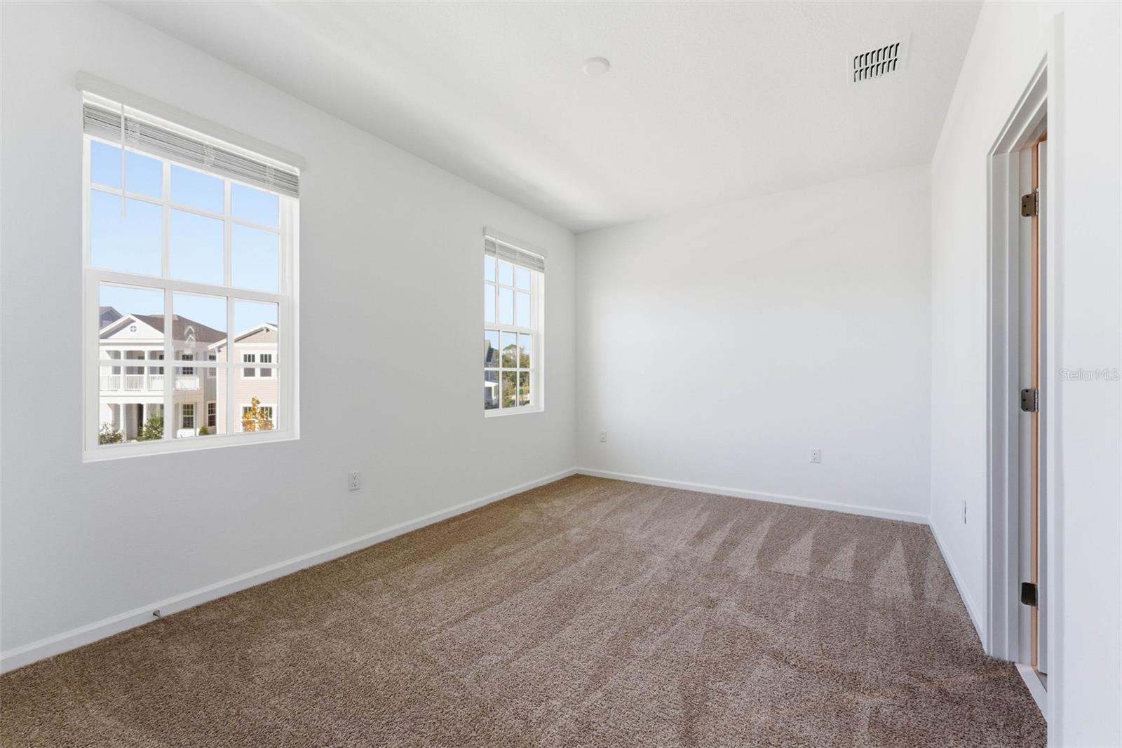 Image 21 of 51 For 1889 Seawall Way