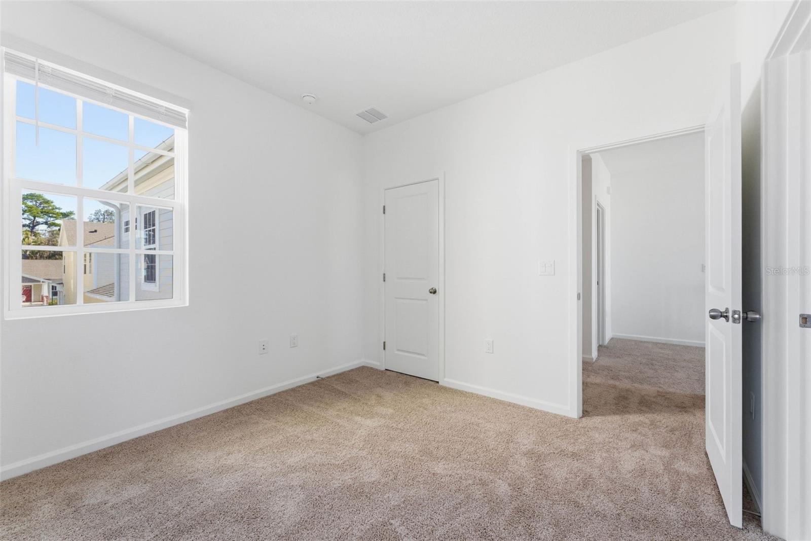 Image 28 of 51 For 1889 Seawall Way