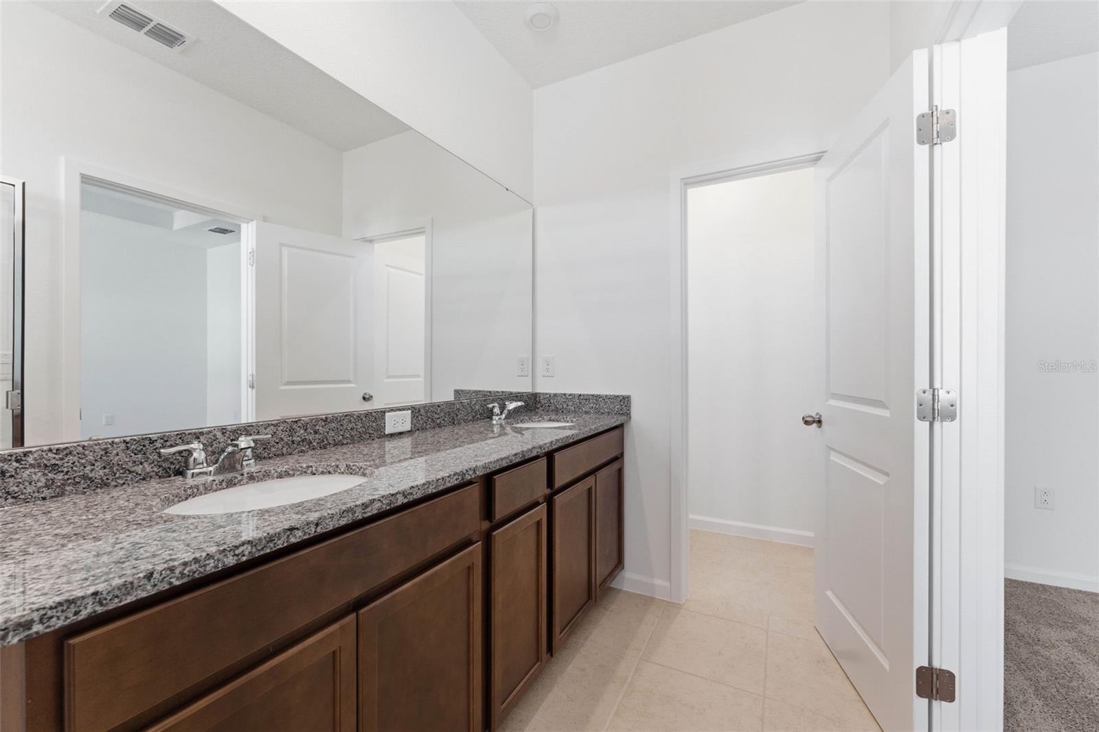 Image 40 of 51 For 1889 Seawall Way