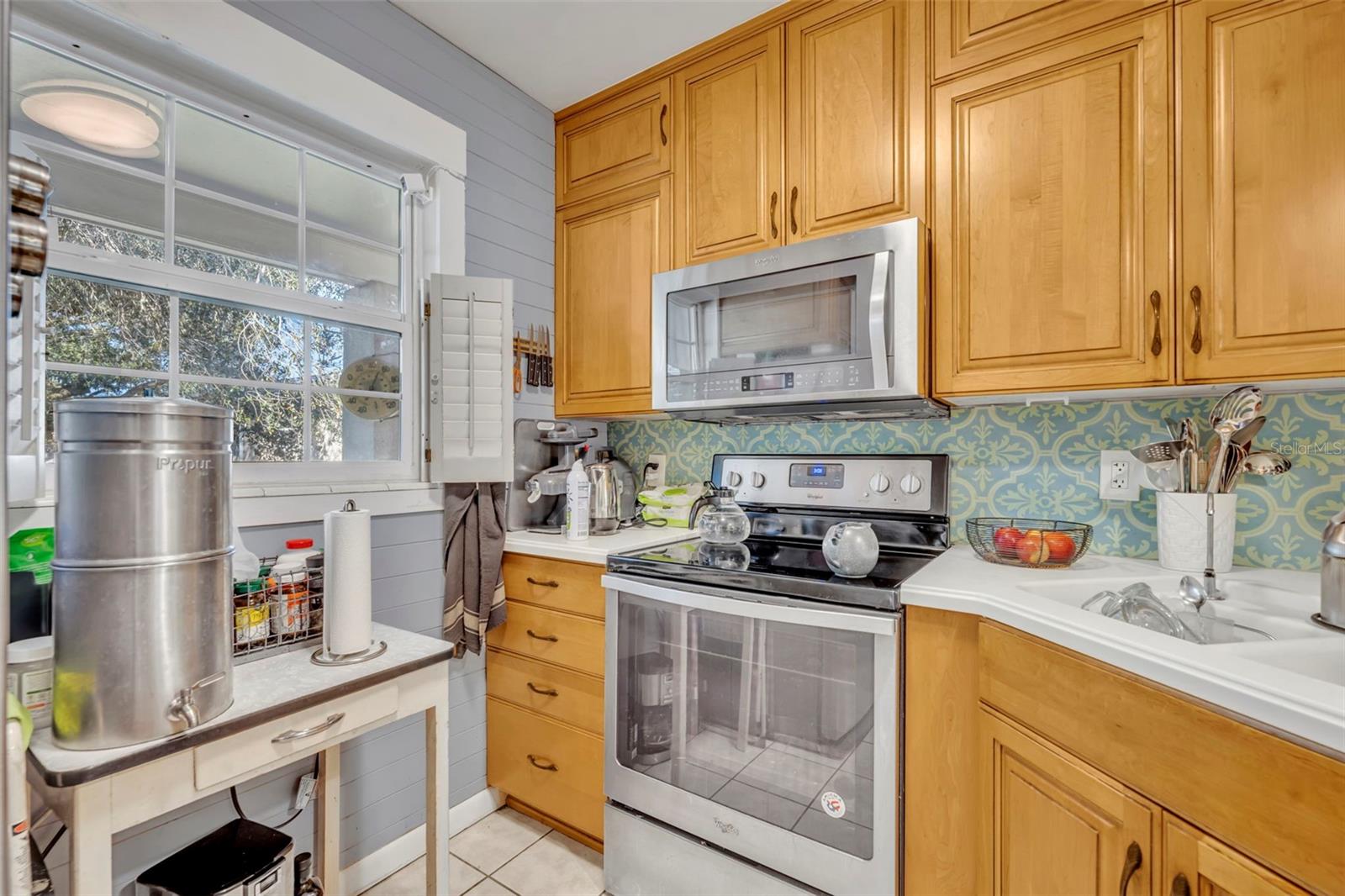 Image 14 of 41 For 2500 Lee Road 229