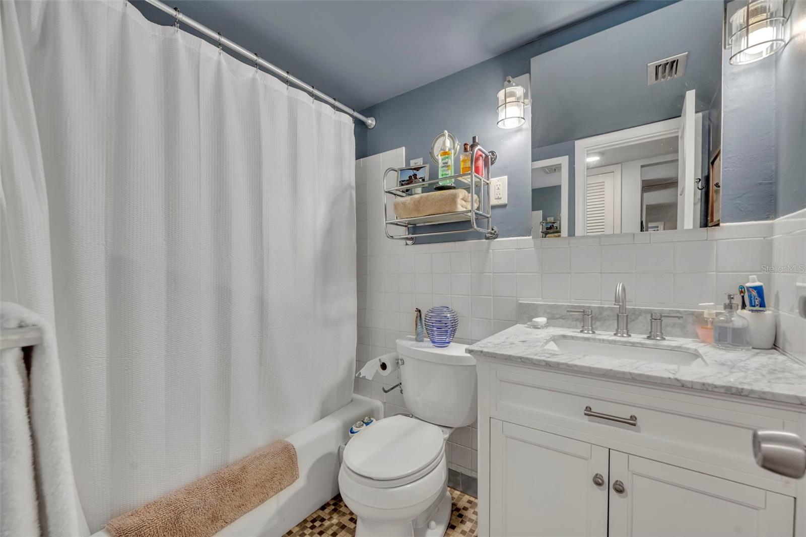 Image 20 of 41 For 2500 Lee Road 229