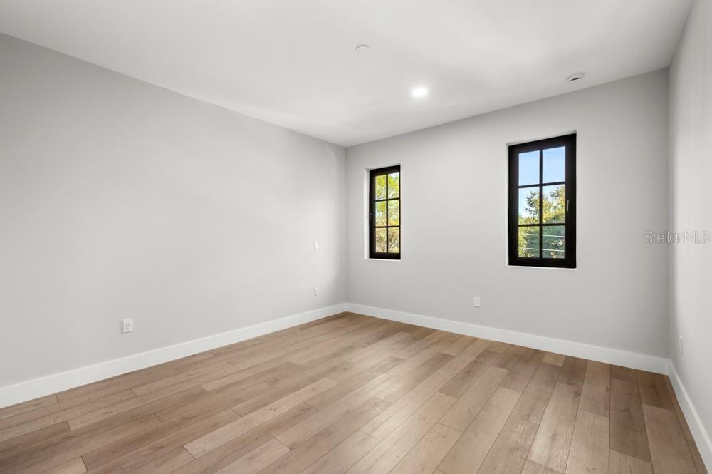 Image 24 of 43 For 1812 Kaley Avenue