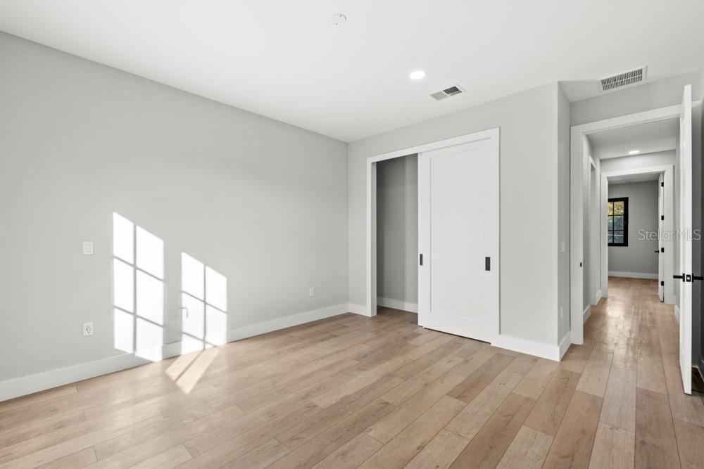 Image 28 of 43 For 1812 Kaley Avenue