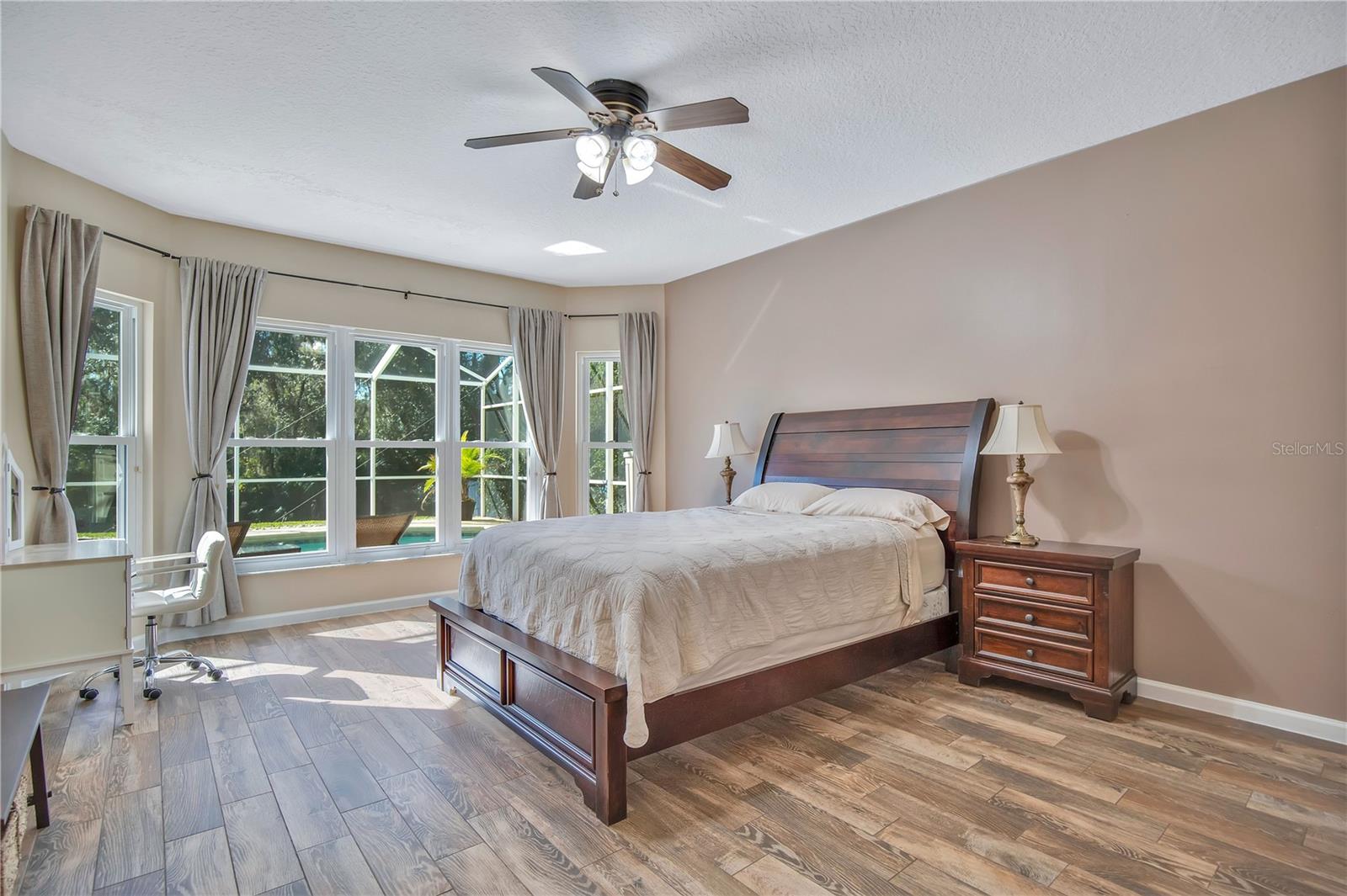 Image 16 of 39 For 1818 Valley Wood Way