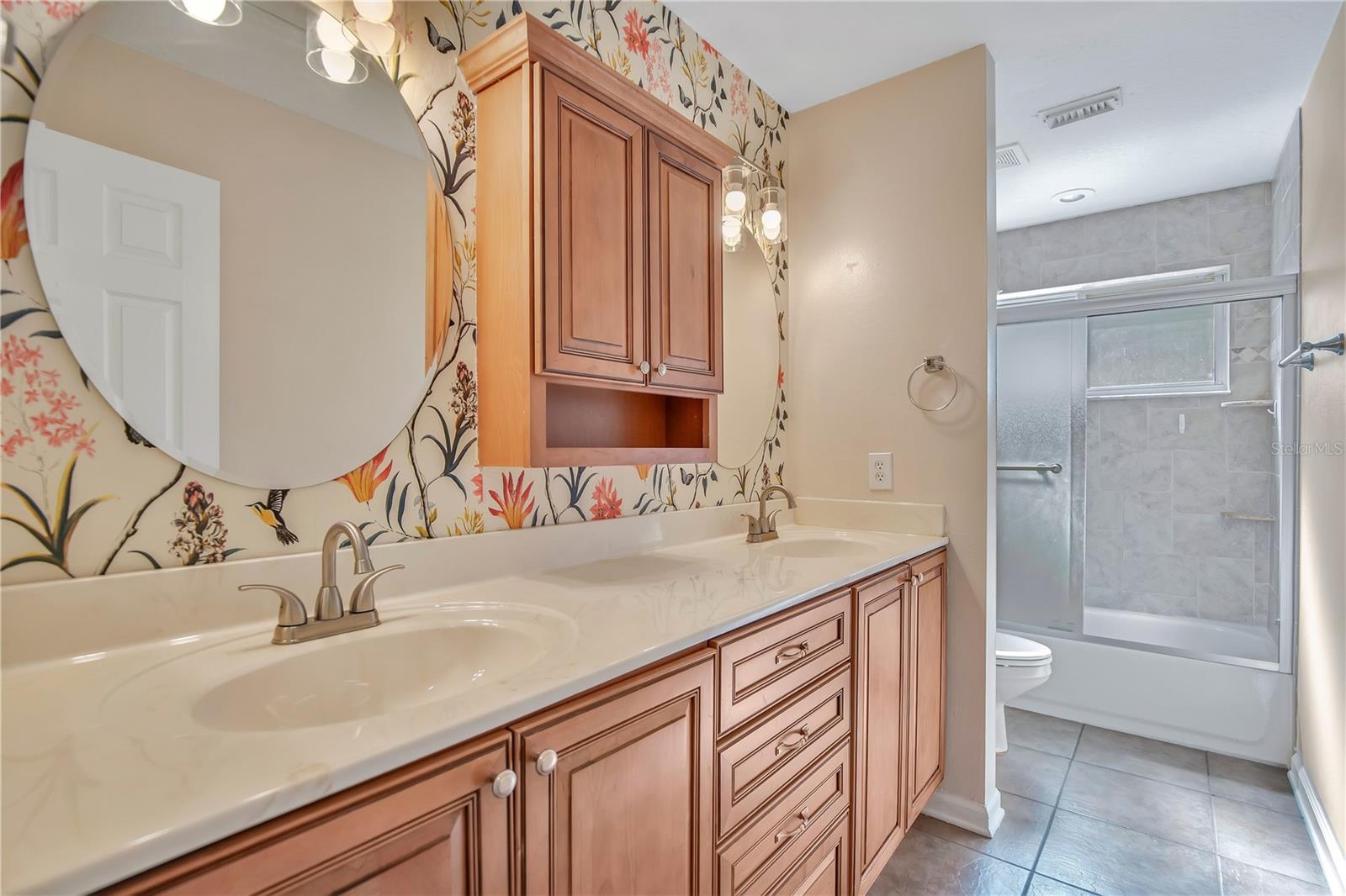 Image 25 of 39 For 1818 Valley Wood Way