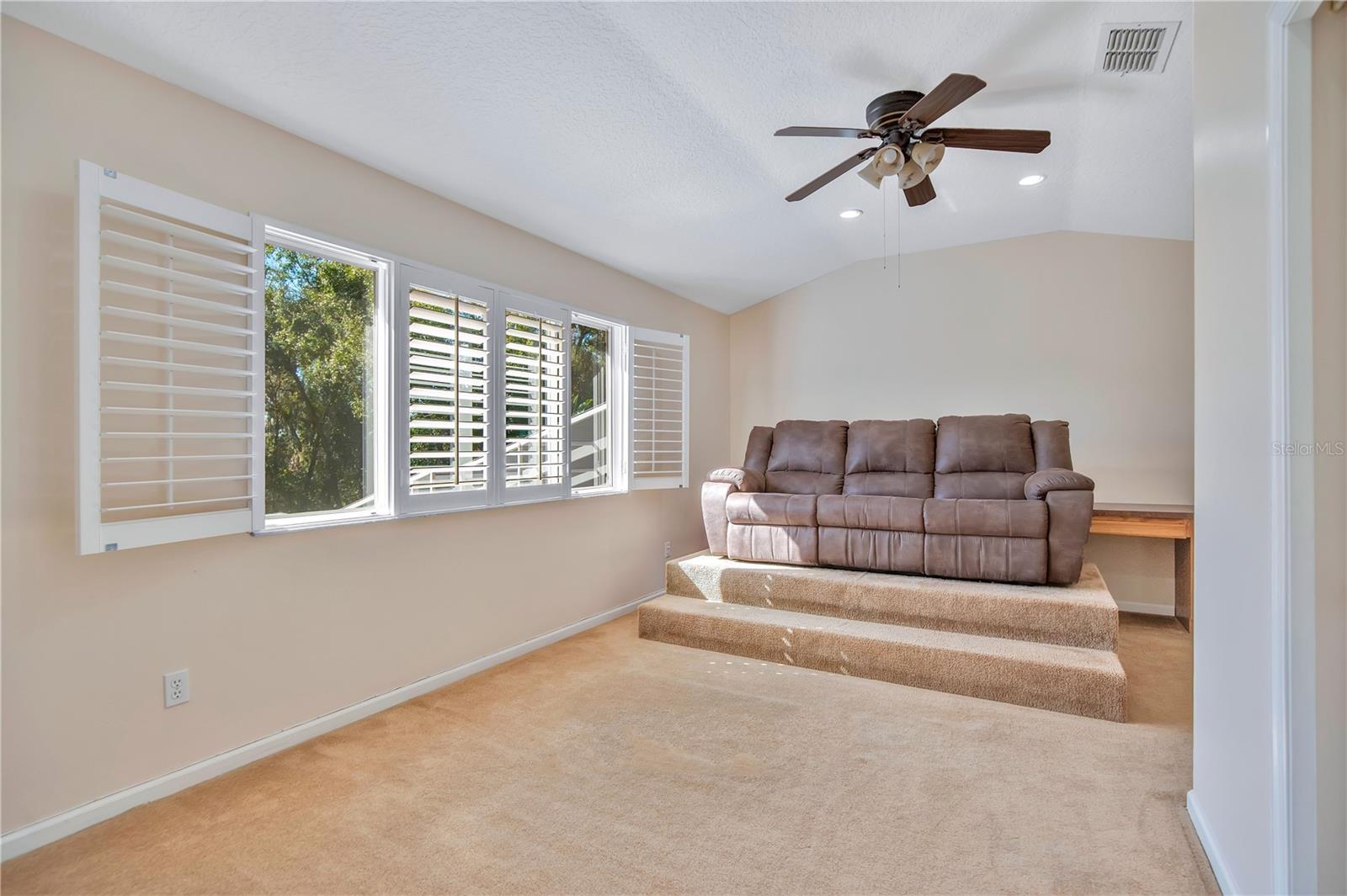 Image 29 of 39 For 1818 Valley Wood Way