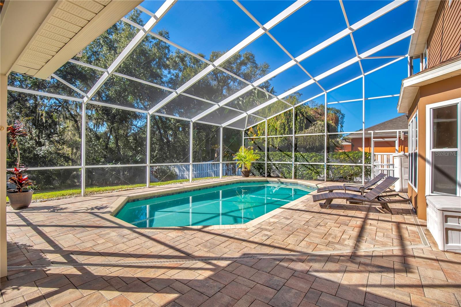 Image 5 of 39 For 1818 Valley Wood Way