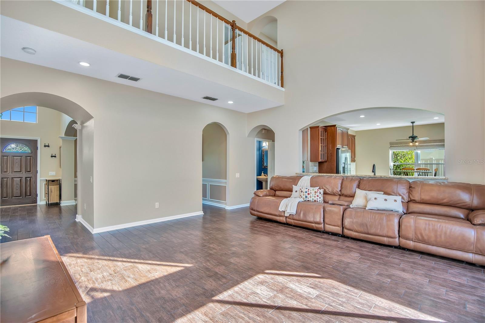 Image 9 of 39 For 1818 Valley Wood Way