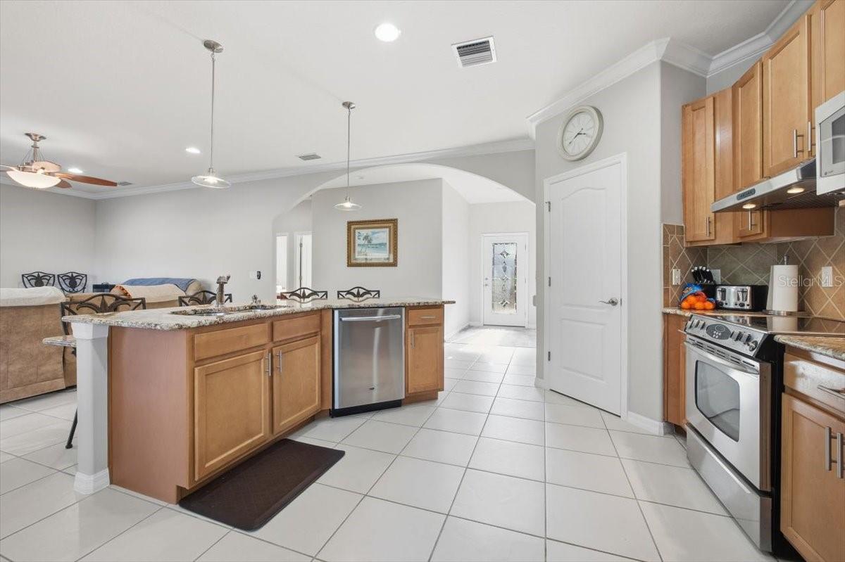 Image 10 of 36 For 10220 Yonaomi Circle