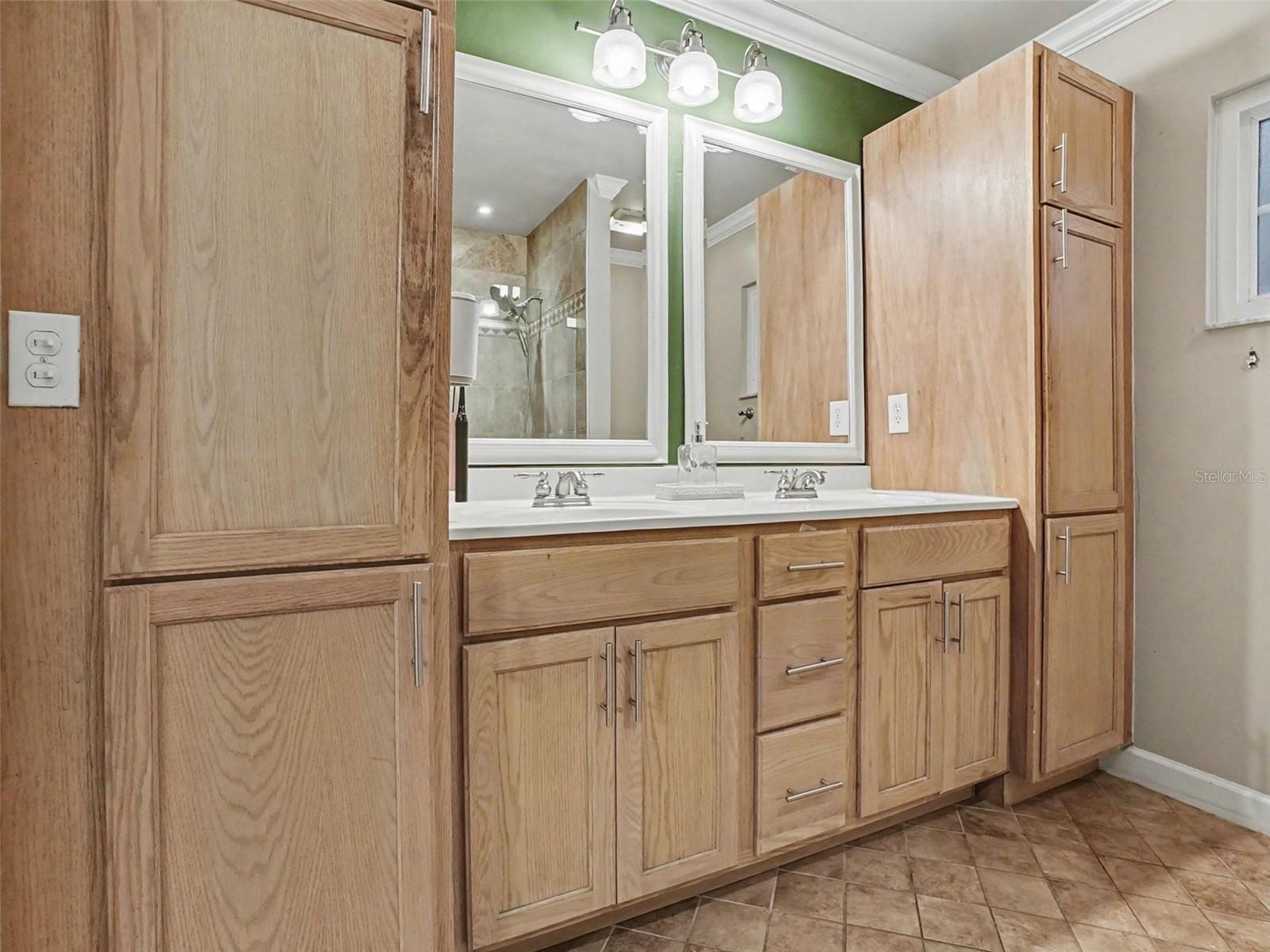 Image 11 of 18 For 112 Greentree Lane