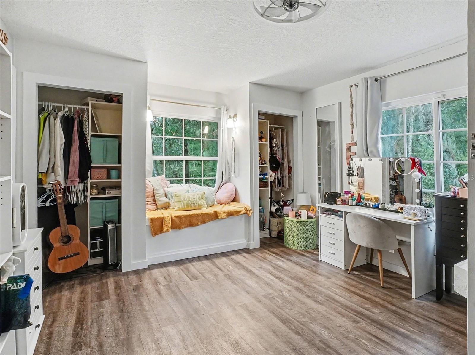 Image 12 of 18 For 112 Greentree Lane