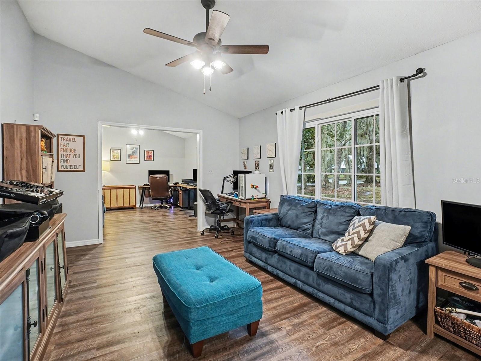 Image 5 of 18 For 112 Greentree Lane