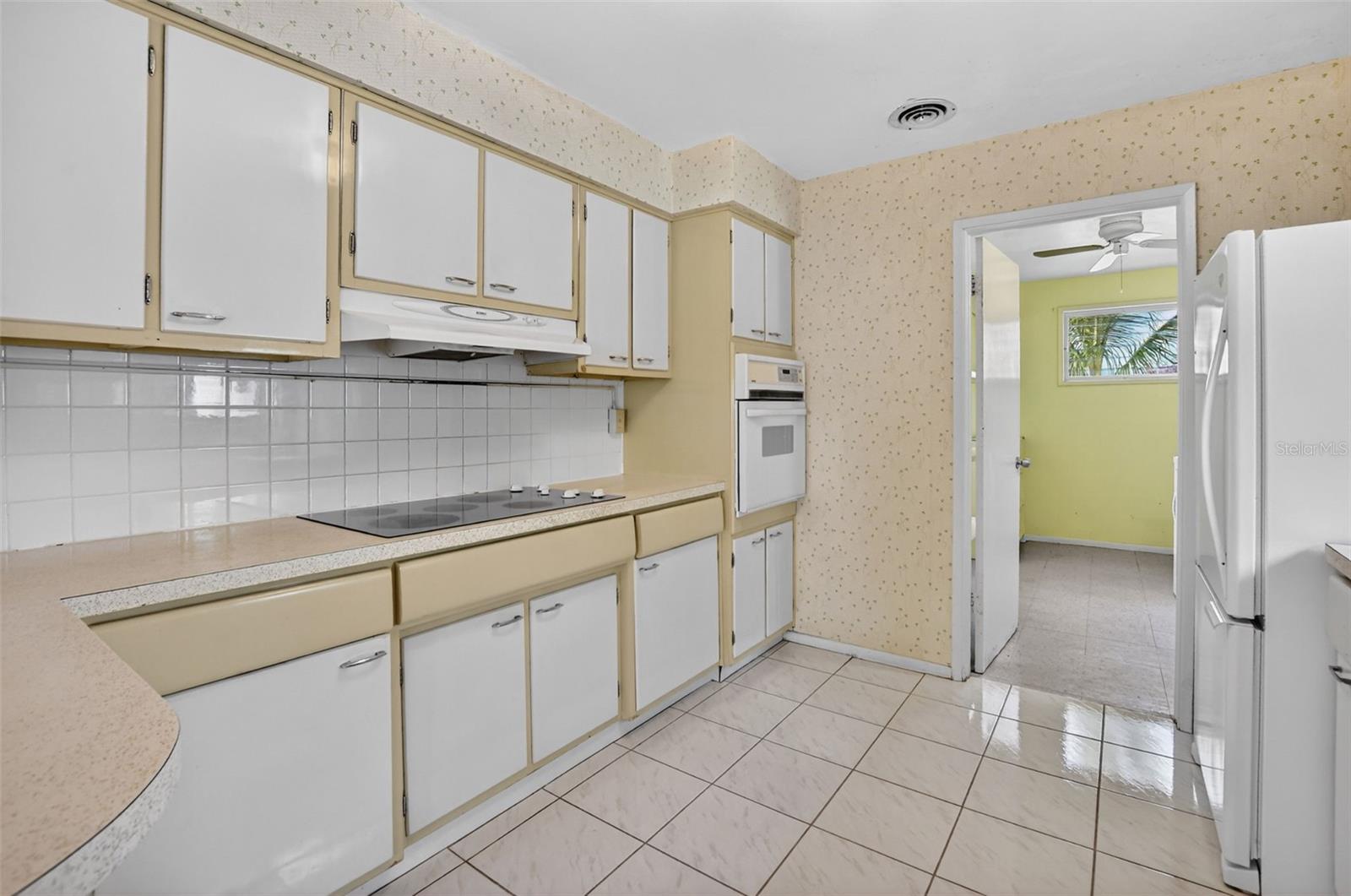 Image 17 of 58 For 450 12th Avenue