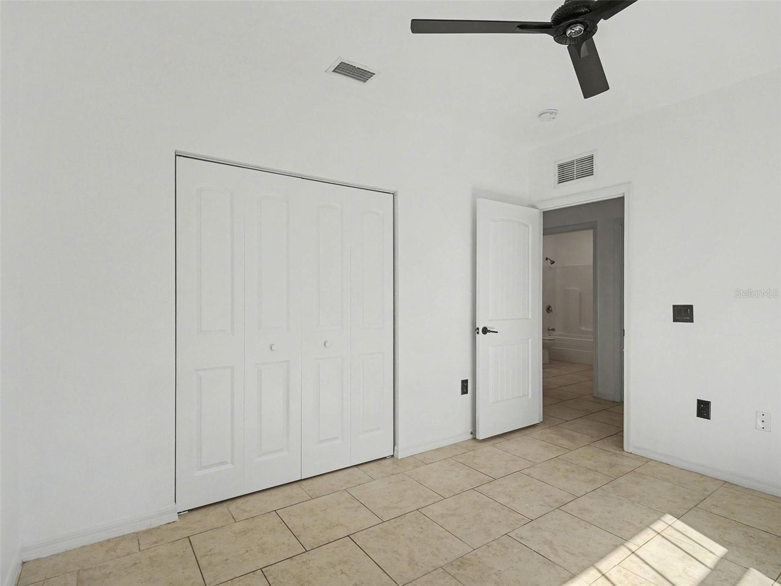 Image 15 of 22 For 4539 Horseshoe Avenue