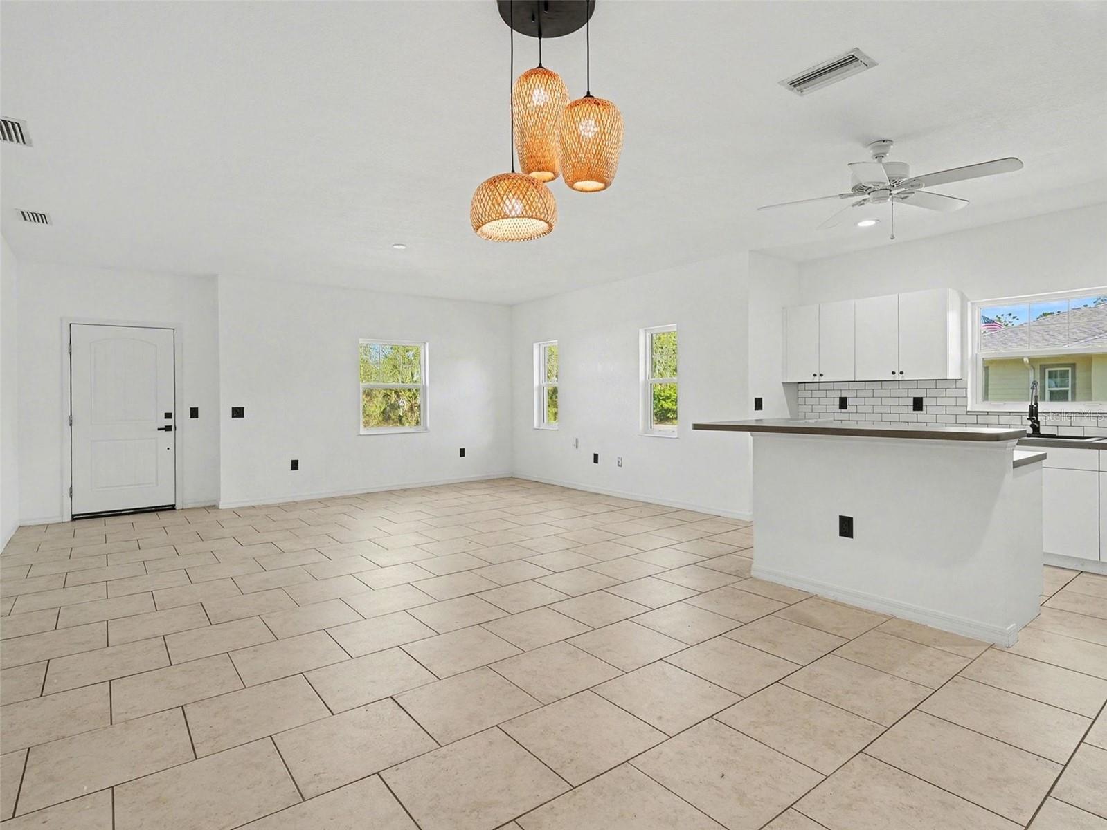 Image 3 of 22 For 4539 Horseshoe Avenue