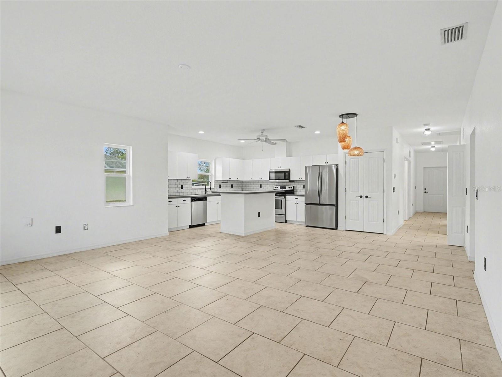 Image 6 of 22 For 4539 Horseshoe Avenue